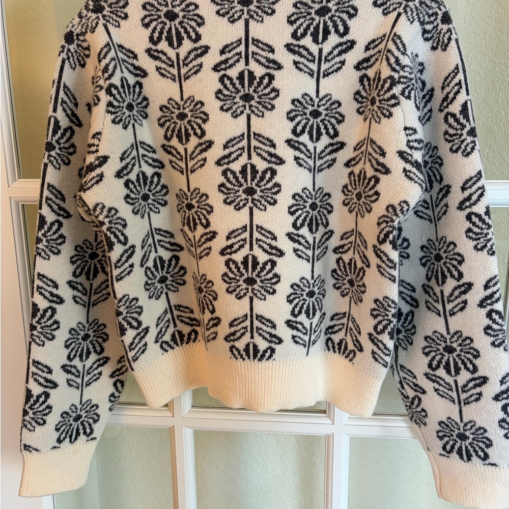 Chic Floral Black and White Sweater